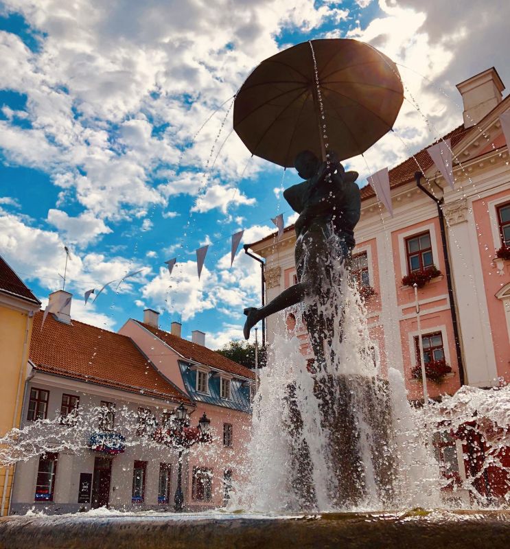 Скульптура с фонтаном 