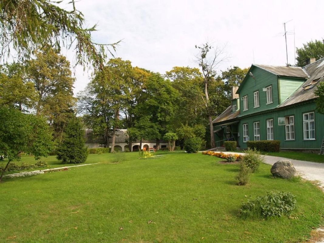 Мыза Ряэгу и подстанция Линнамяэ