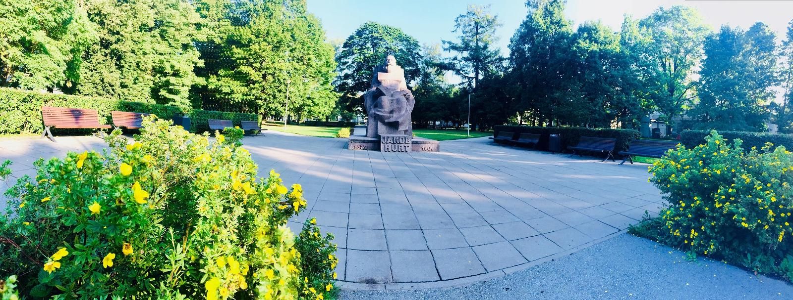 Памятник Якобу Хурту