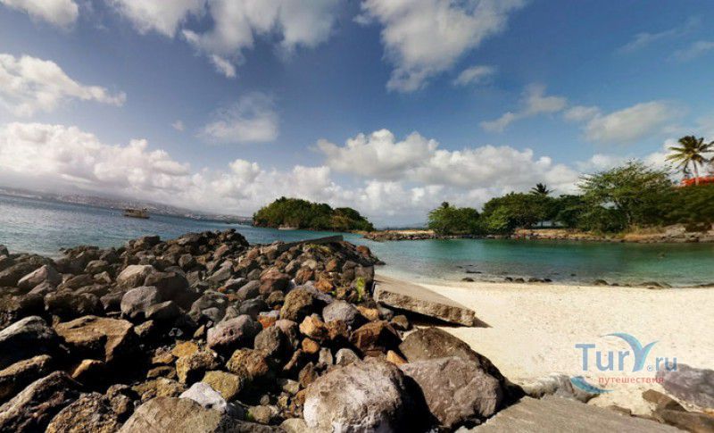 Пляж Пуант дю Бу