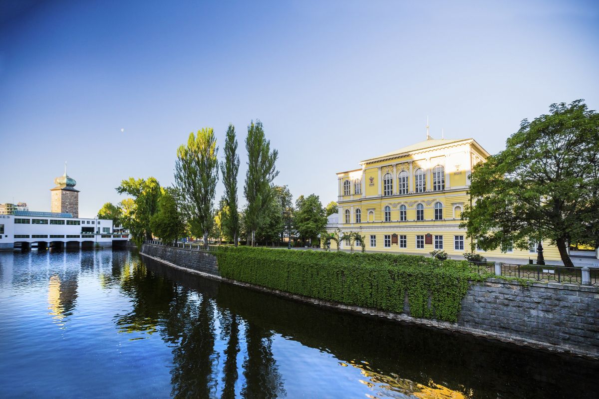 Славянский остров