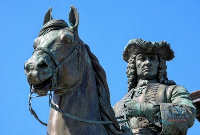 Памятник Императрице Марии Терезии