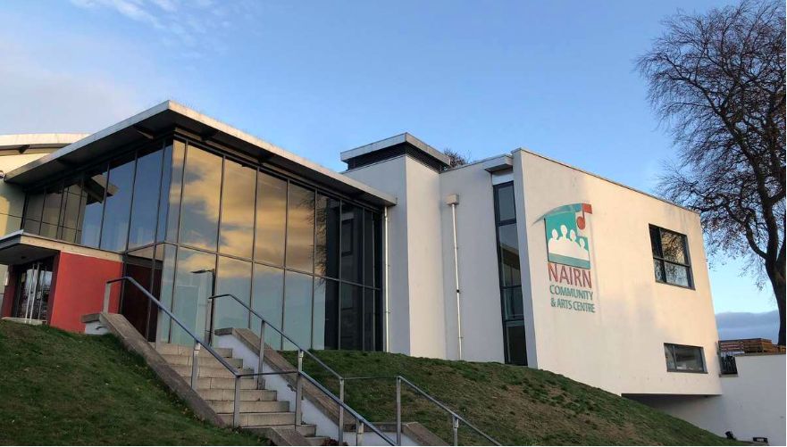 Общественный и художественный центр Нэрна