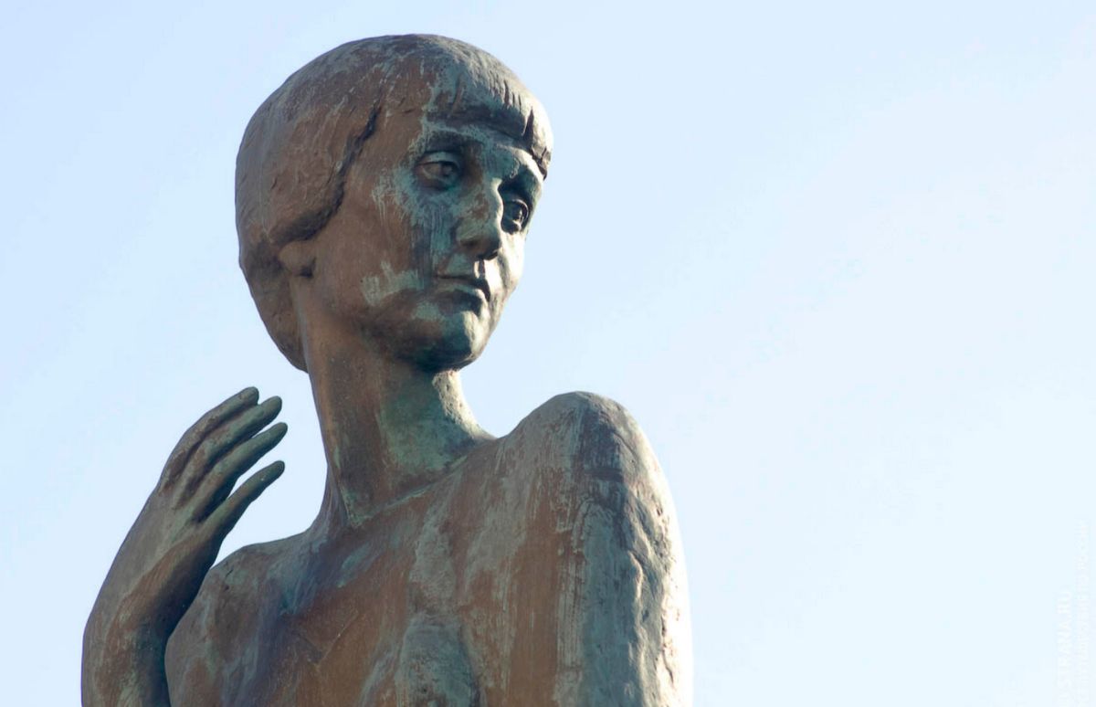 Памятник Анне Ахматовой