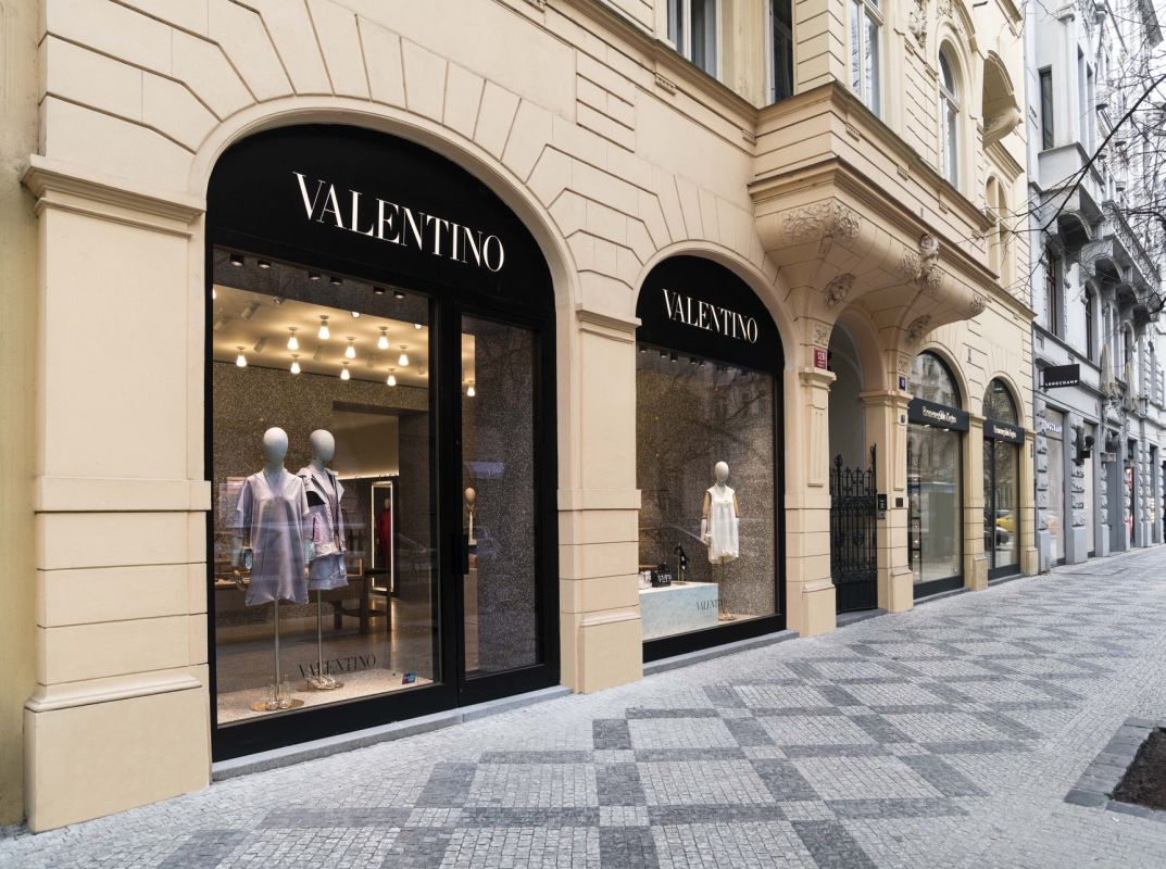 Брендовый магазин Valentino Prague