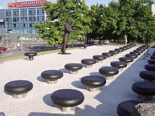 Памятник Эдуарду Тубину