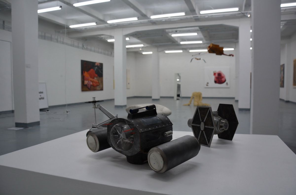 Pragovka Gallery / The White Room