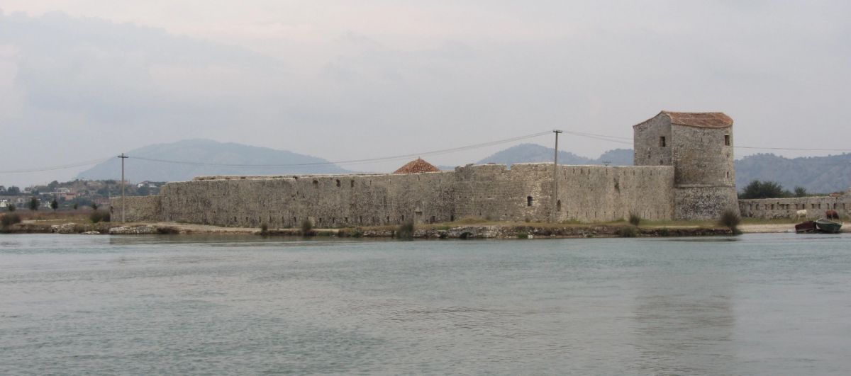 Треугольная Крепость