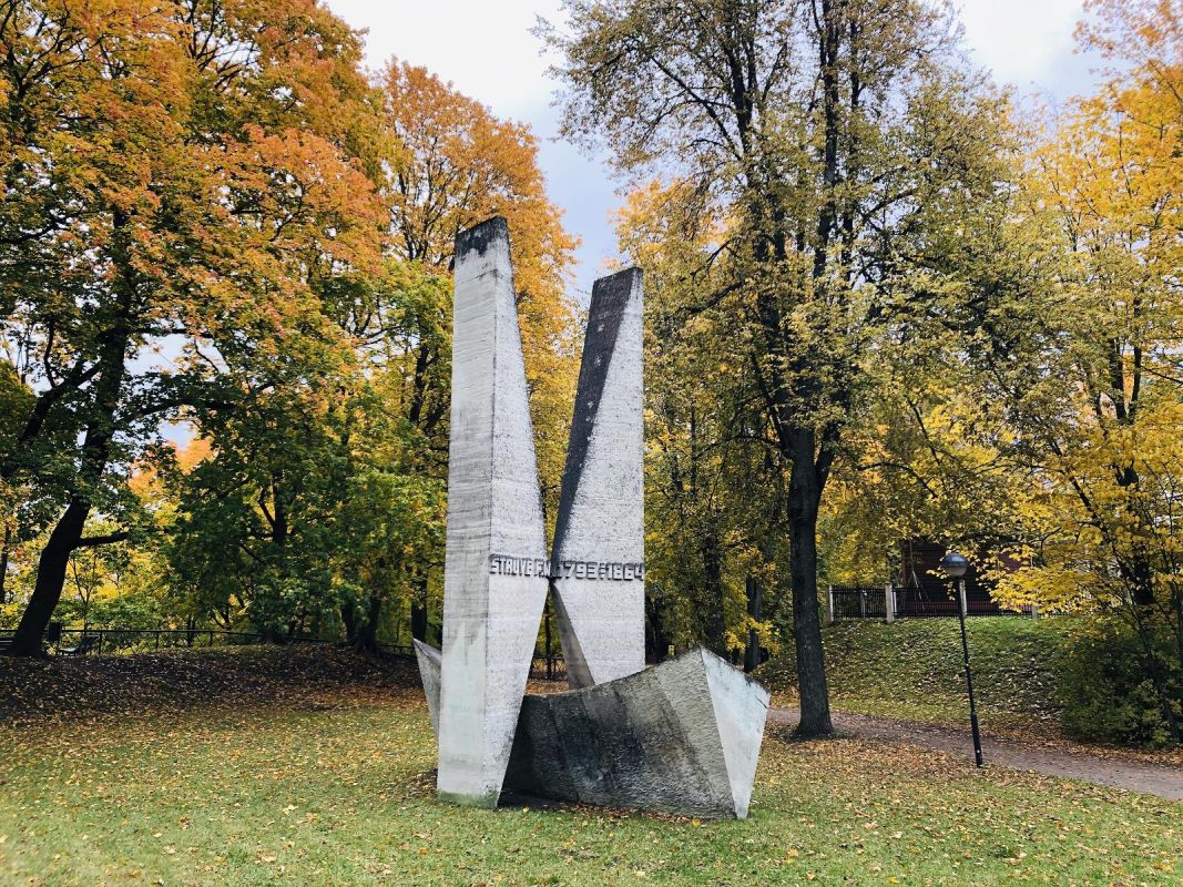 Монумент Фридриху Георгу Вильгельму Струве