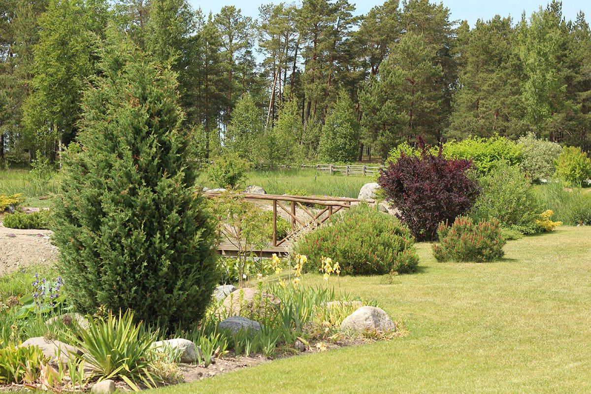 Выставочный и ландшафтный сад бюро по дизайну садов R&AR