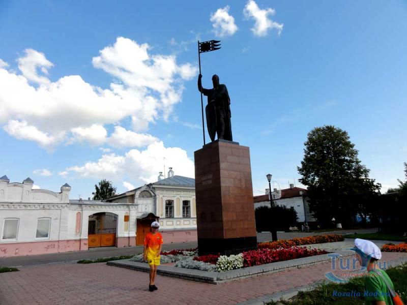 Памятник Александру Невскому в Городце