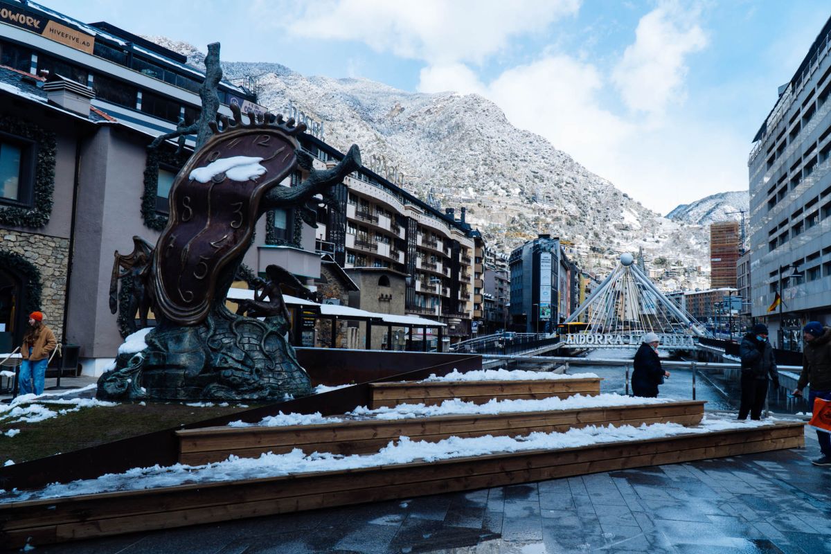 Памятник Сальвадору Дали