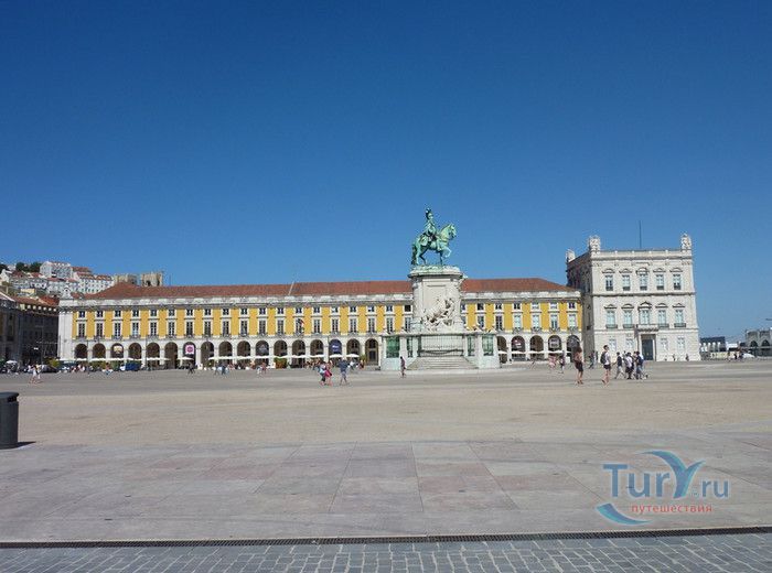 Торговая площадь (Дворцовая площадь)