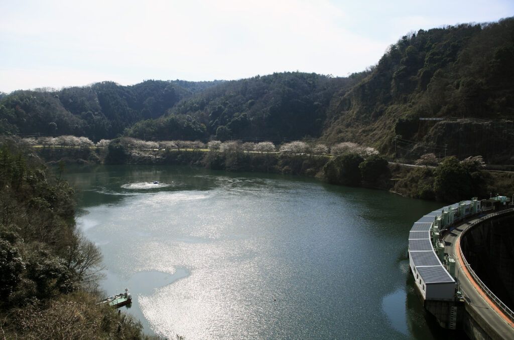 Плотина Такаяма