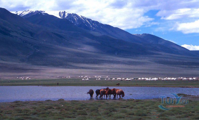 Озеро Хар-Ус-Нуур