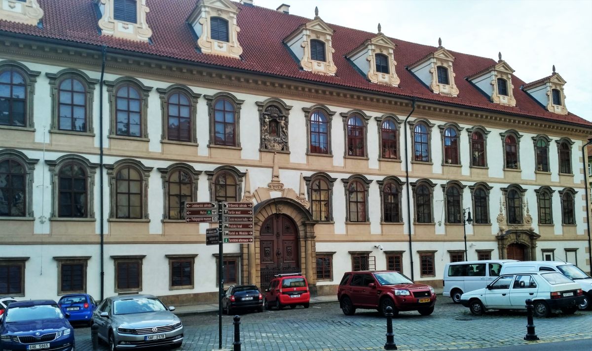 Вальдштейнский дворец