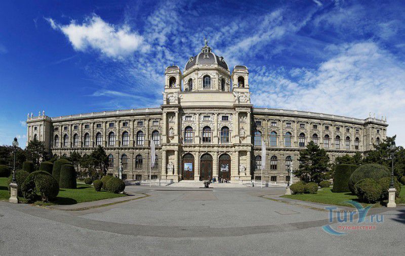 Площадь Марии Терезии