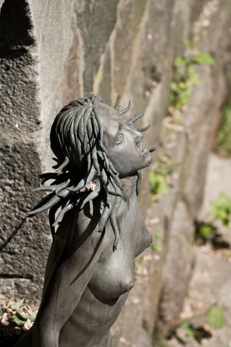 Скульптура Зареченской Русалочки