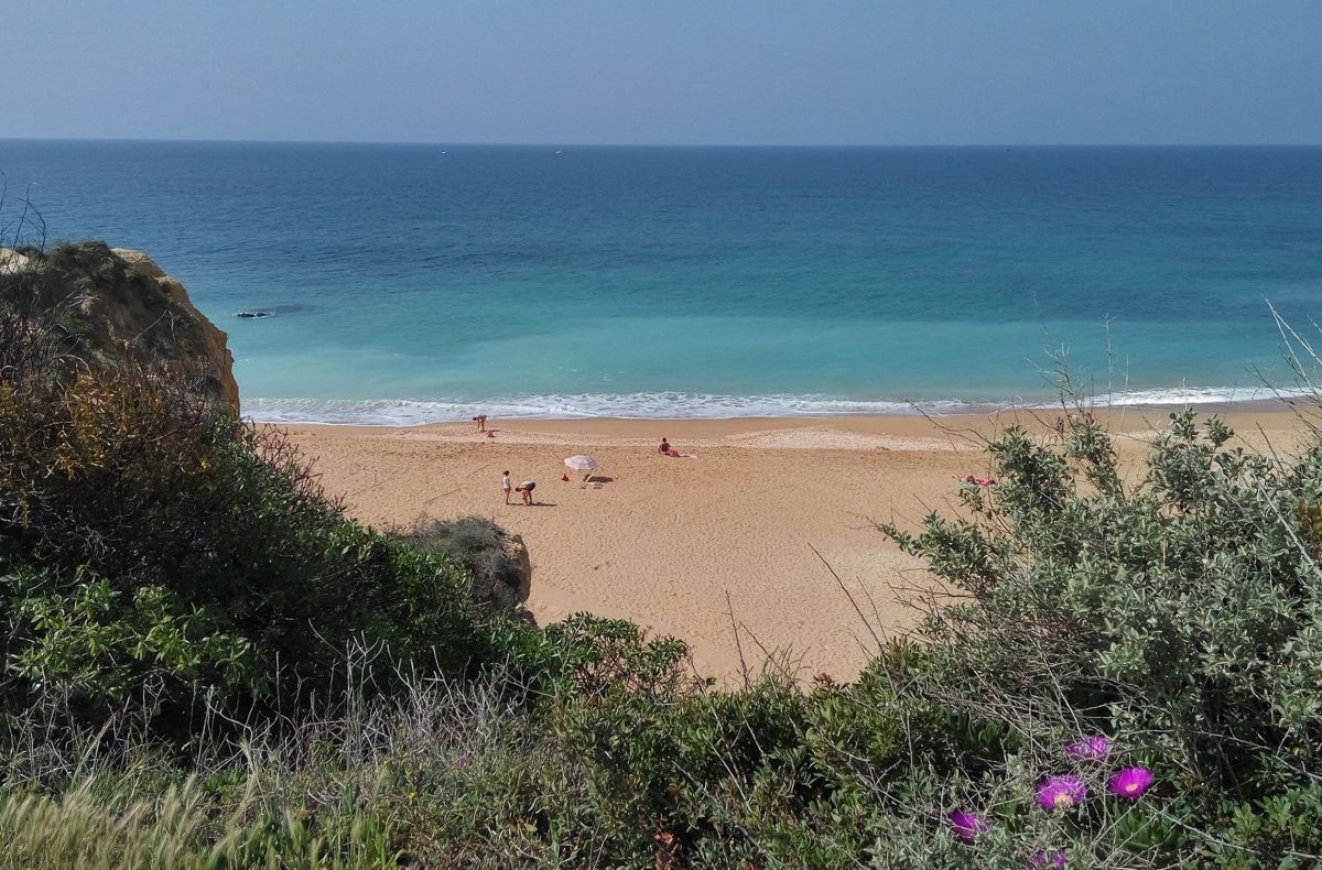 Пляж «Прайя-ду-Каштелу - Гия»