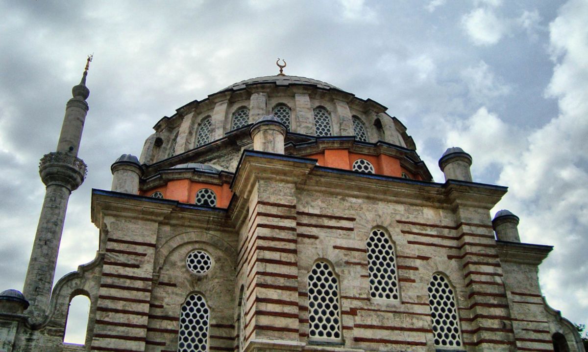 Мечеть Лялели