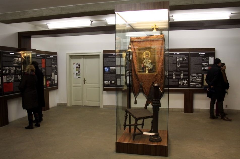 Национальный памятник героям гейдрихиады