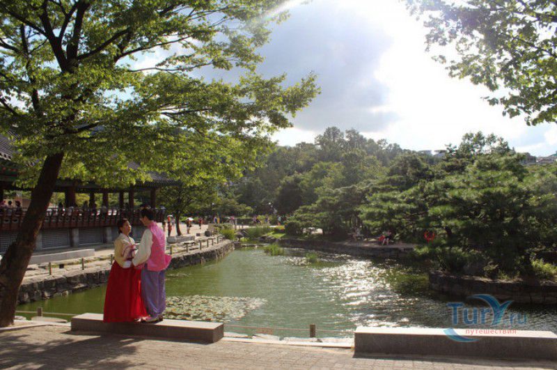Деревня Традиционных Домов Ханок (Деревня Намсанголь Ханок)