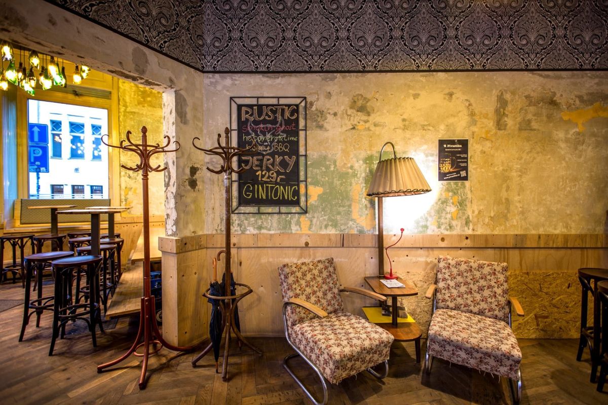 Bad Flash Bar - Krymská