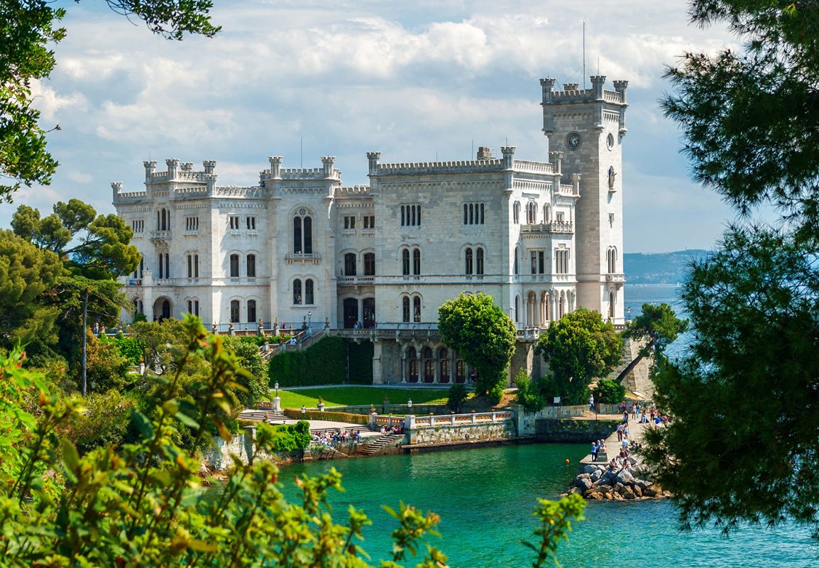 Замок Мирамаре