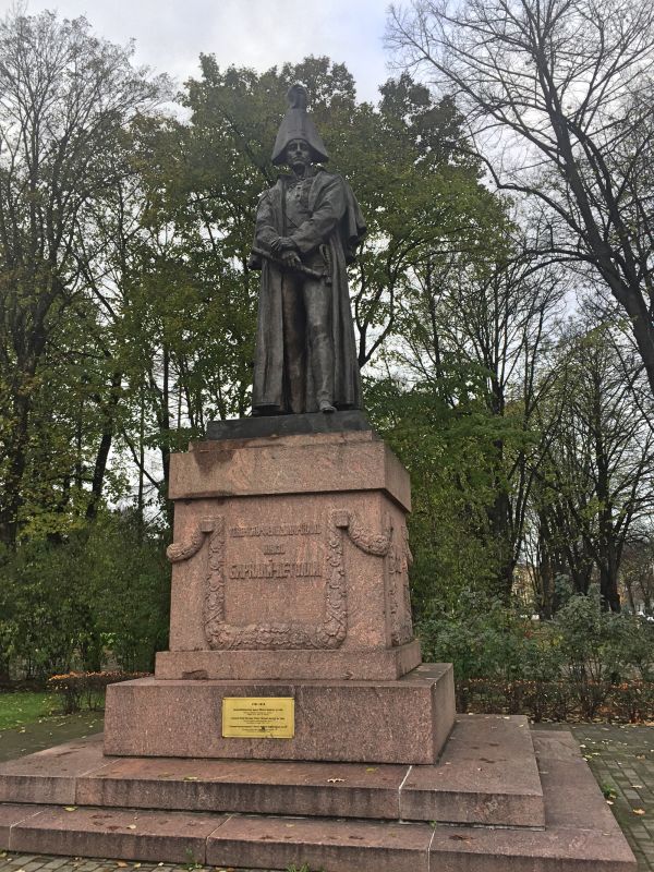 Монумент Михаилу Андрею Барка́лей‑де‑Толли