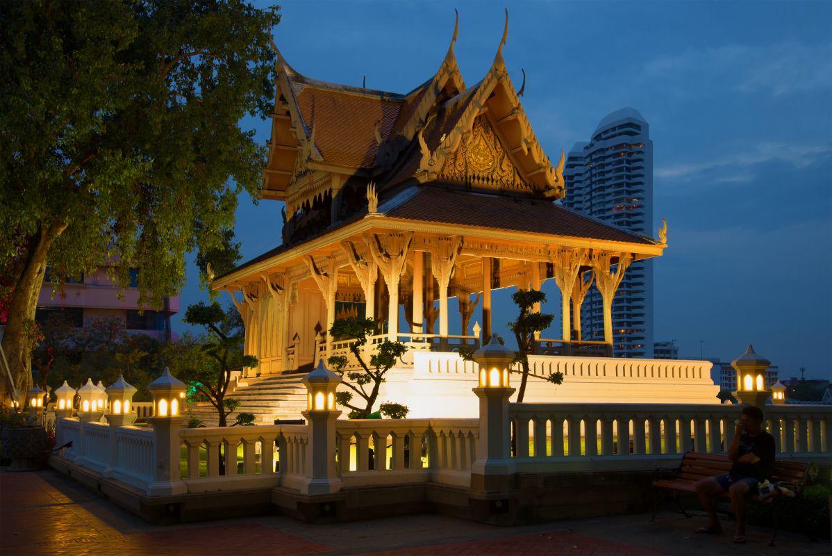 Парк Сантичайпракарн