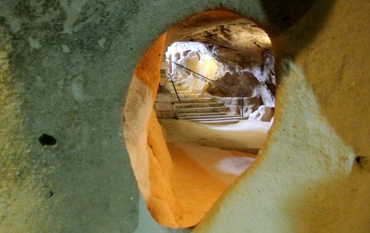 Подземный город Saratlı Kırkgöz Yeraltı Şehriв Саратлы