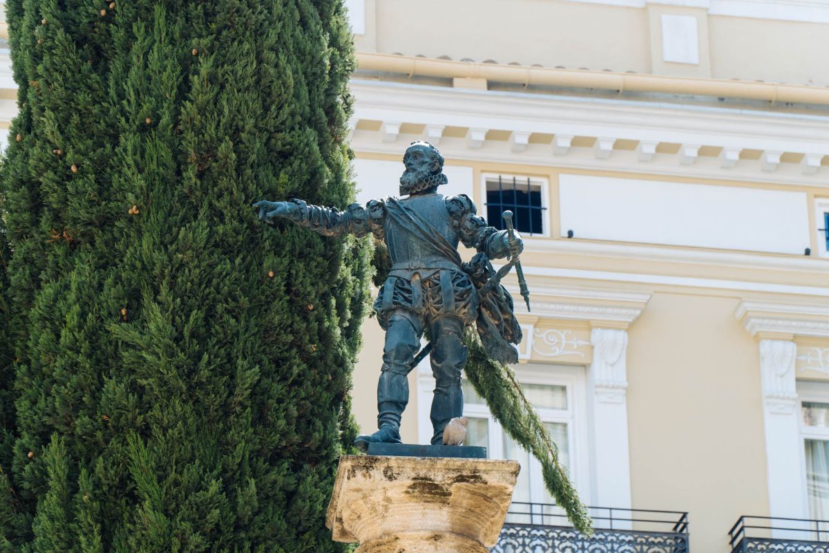 Площадь Манисес