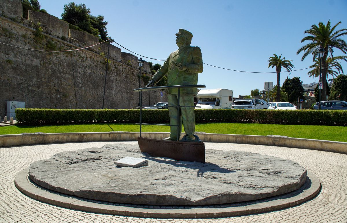 Статуя короля Карлоса I