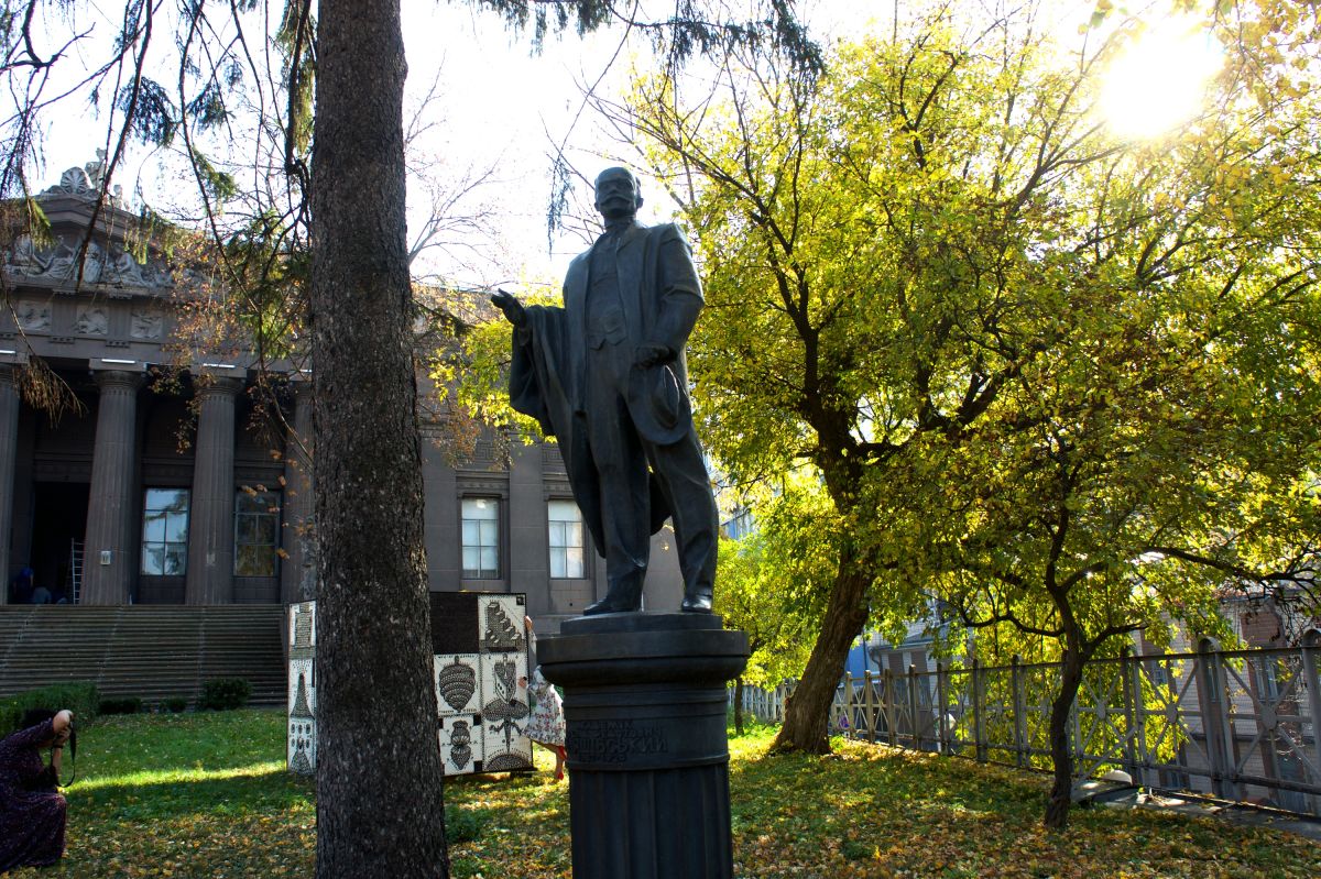 Памятник Беляшевскому Н.Ф.