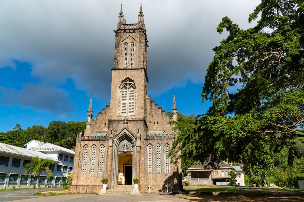 Церковь Святого Франциска Ассизского, Бэ-Лазар