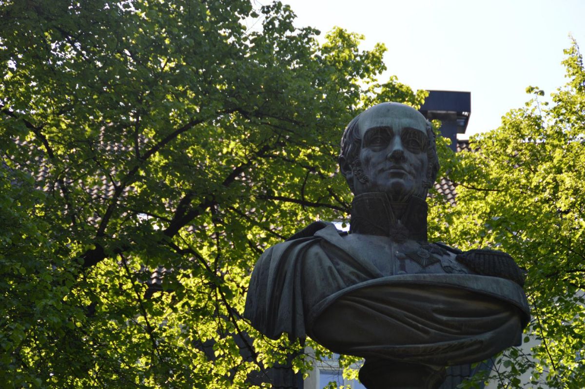 Памятник Барклаю де Толли