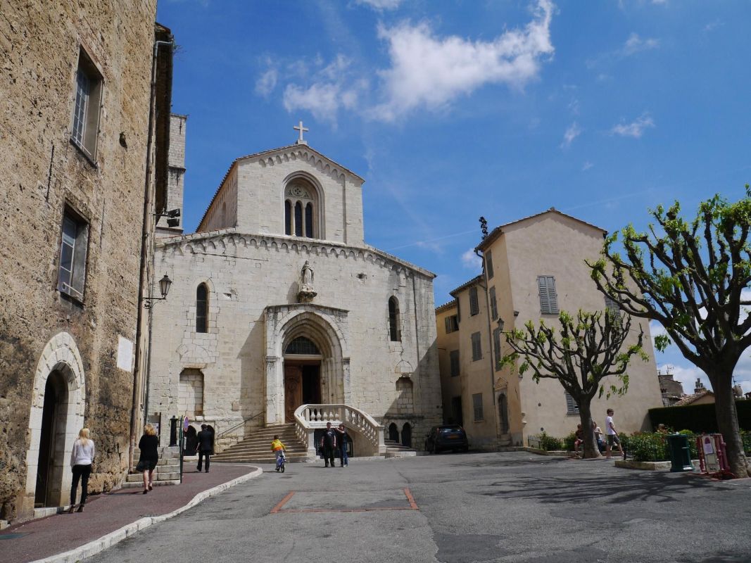 Нотр-Дам-дю-Пюи (Кафедральный собор Грасса)