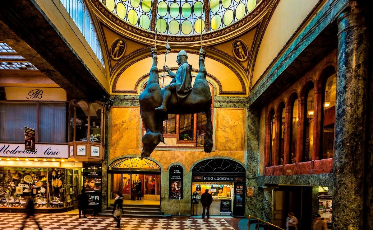 Статуя «Конь»