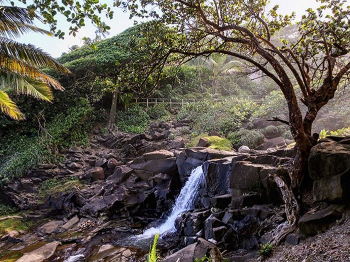 Водопад Исулукати (Isulukati Waterfall)