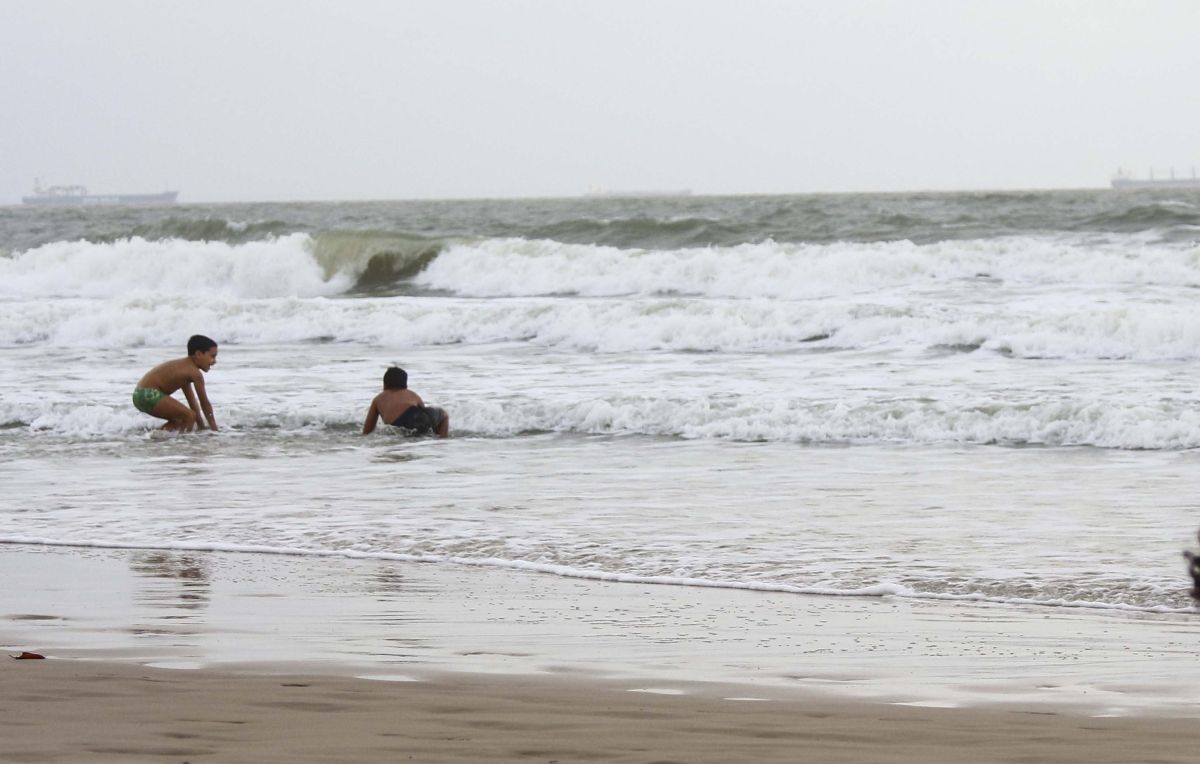 Пляж «Прайя-да-Лейроза»