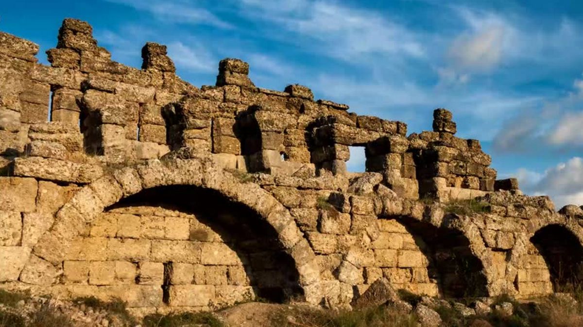 Крепостные стены Сиде