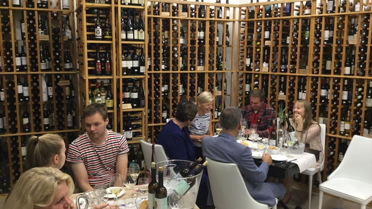 Винотека «Мир вин» (Veinimaailm)