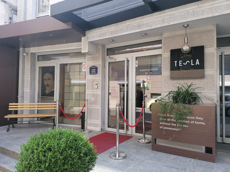 Hotel TESLA Smart Stay