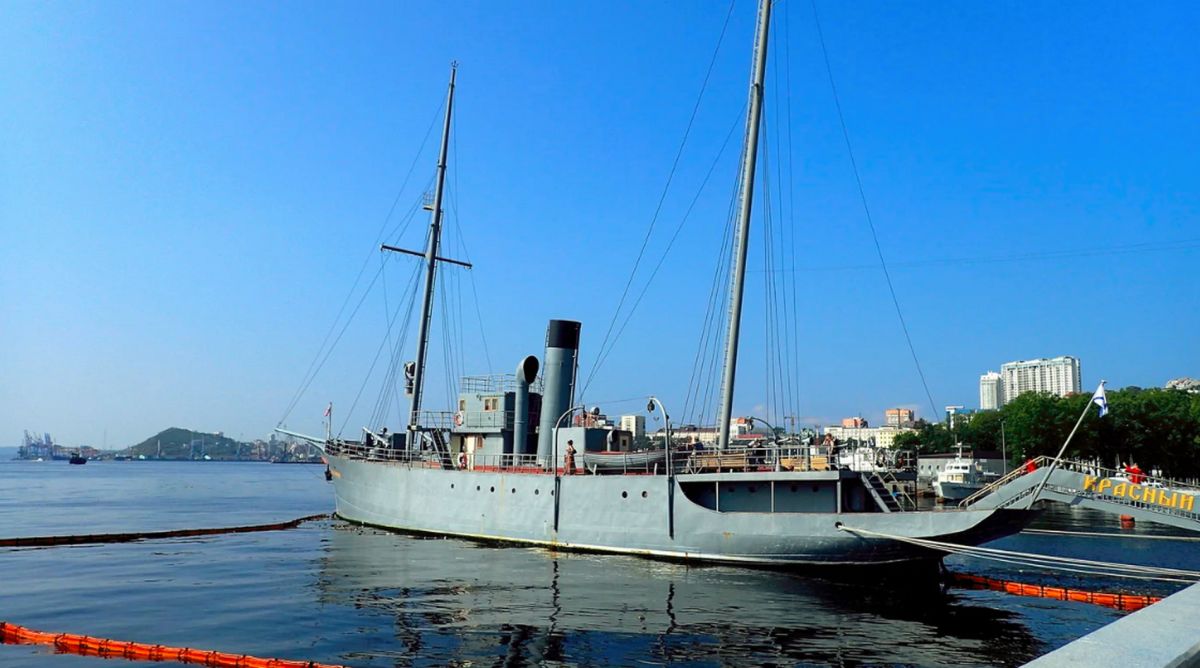 Мемориальный корабль-музей 