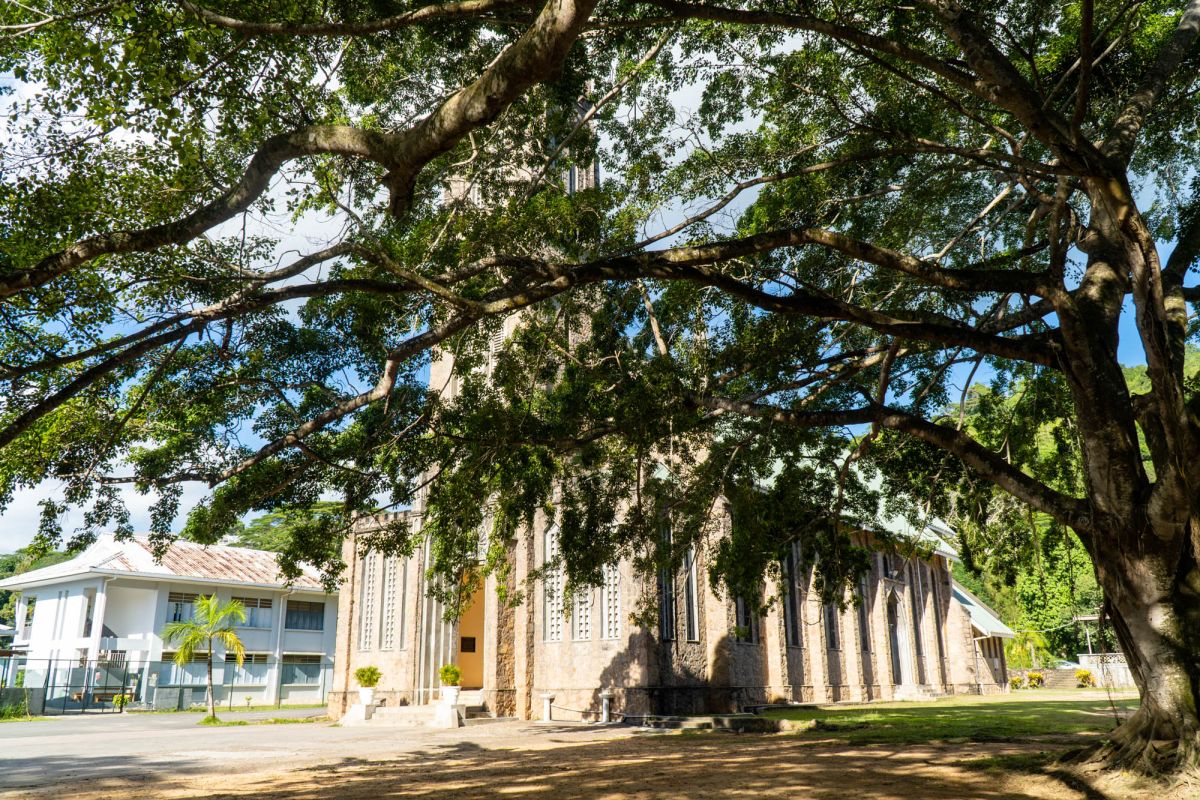 Церковь Святого Франциска Ассизского, Бэ-Лазар