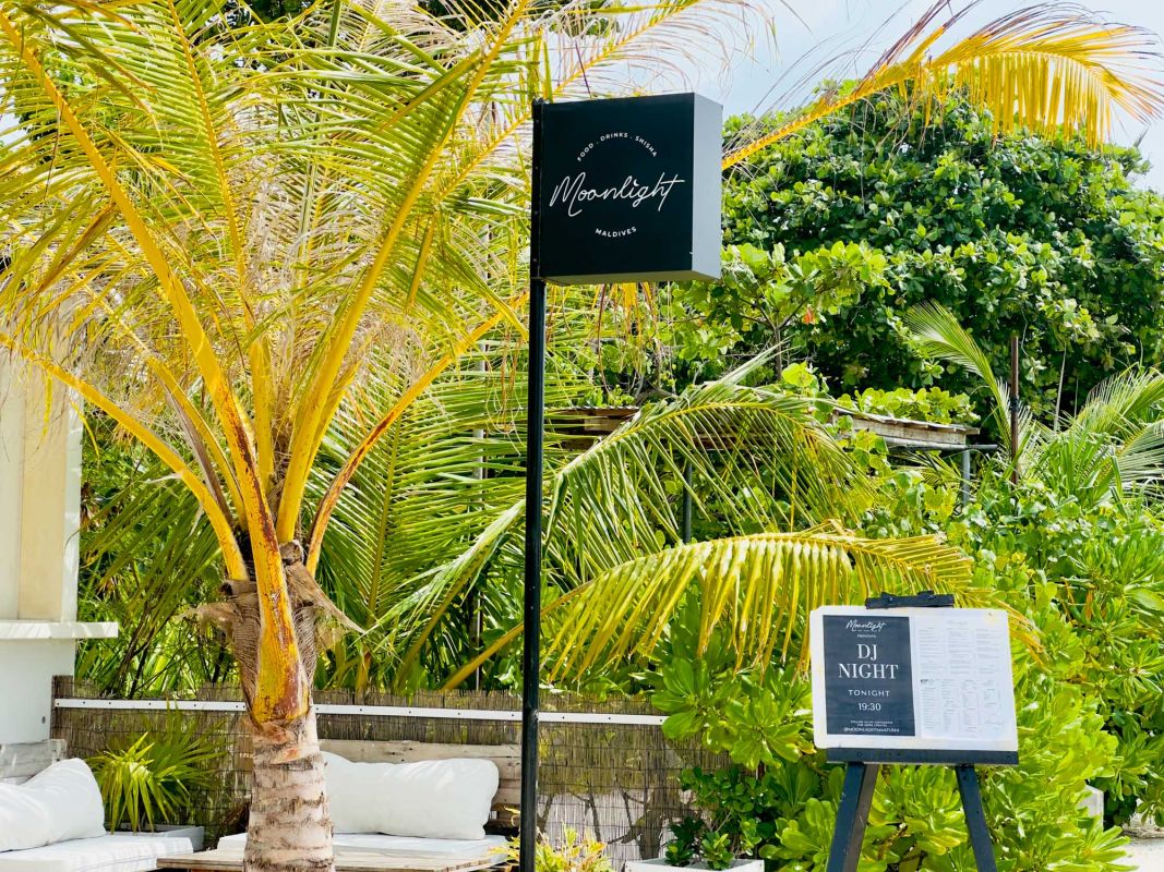 Moonlight - Food . Drinks . Shisha