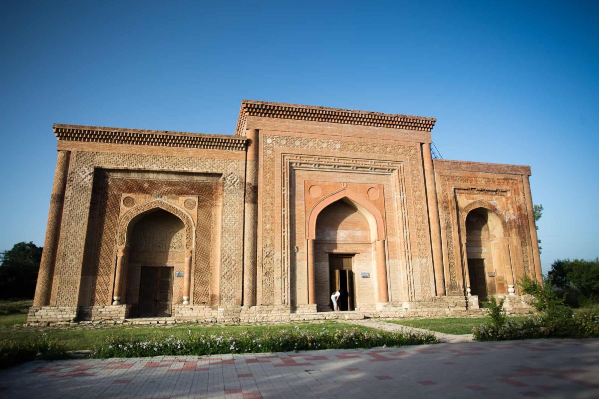 Узгенский минарет