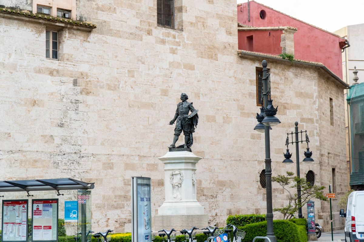 Памятник Хосе де Рибере