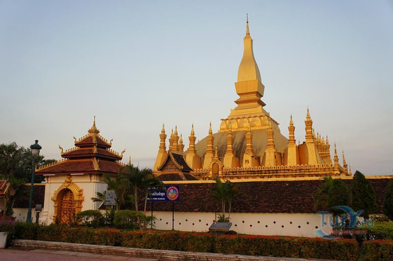 Ступа Пха Тхатлуанг