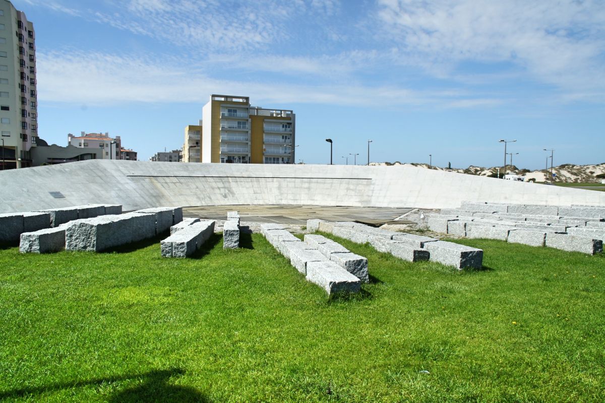 Парк на авеню Монсеньор Бастос